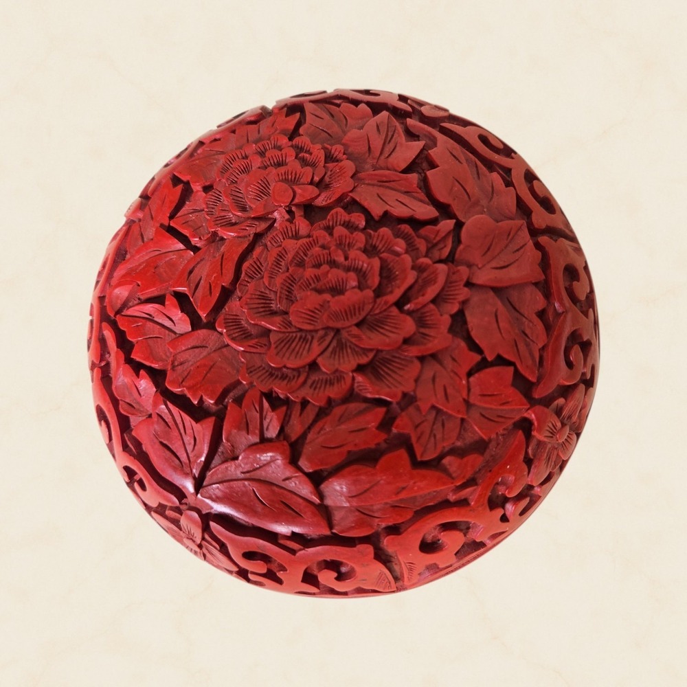 Vintage 1970's Chinese Cinnabar Lacquerware Trinket Box Carved Floral Artisian